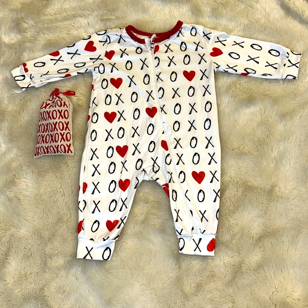 Starry Oaks Baby 3-6 Month Valentine’s Day Heart One Piece Sleep and Play PJ’s